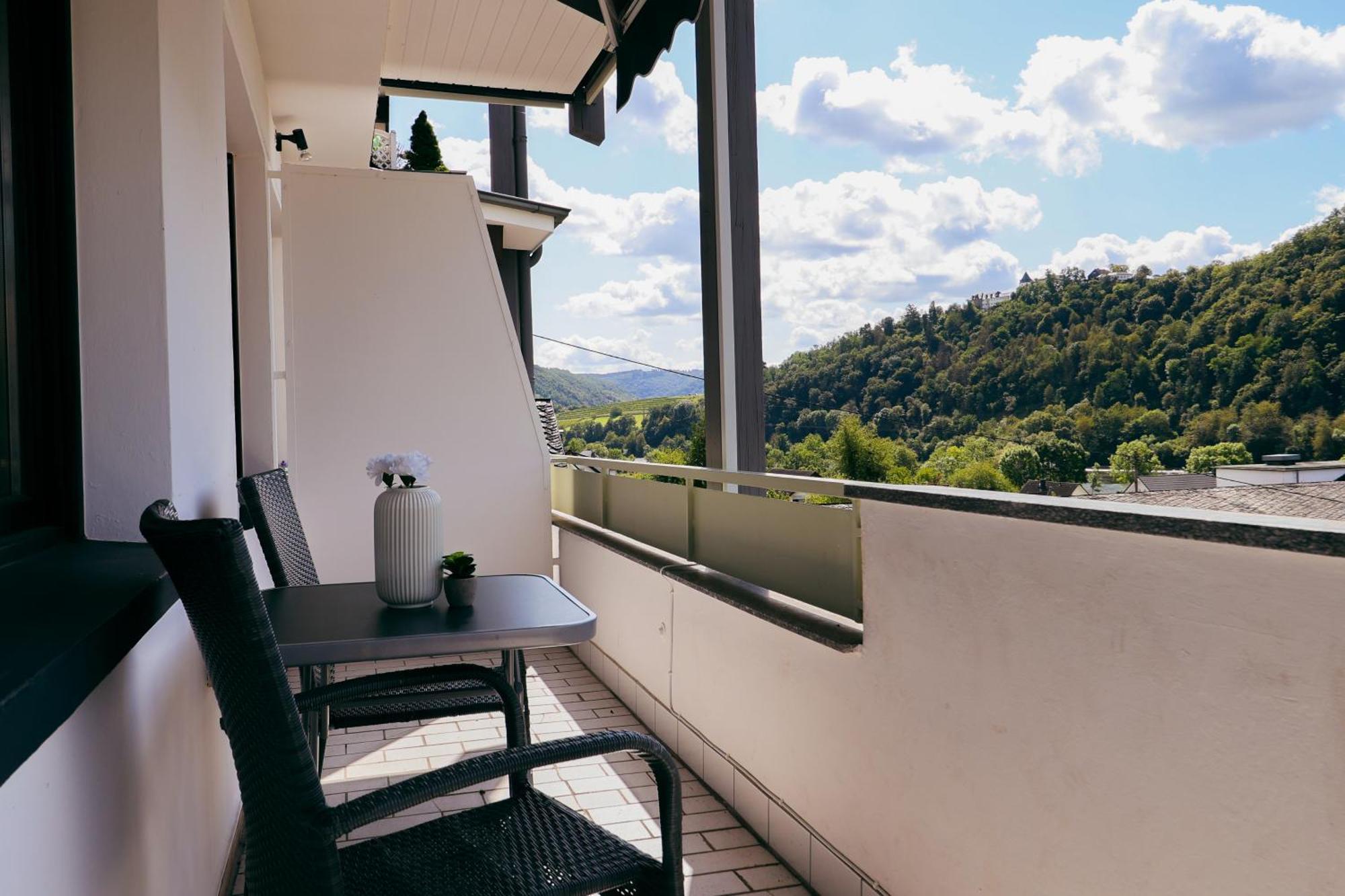 Moderne Fewo Sky Netflix Terrasse Burgblick Boxspringbett Waschtrockner Bullay Zewnętrze zdjęcie